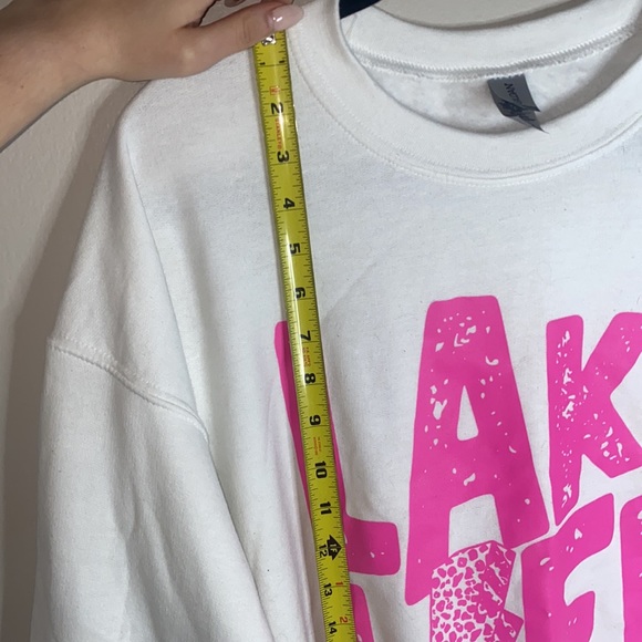🍂White sweatshirt with “Lake life” in pink lettering on front! - Picture 3 of 6